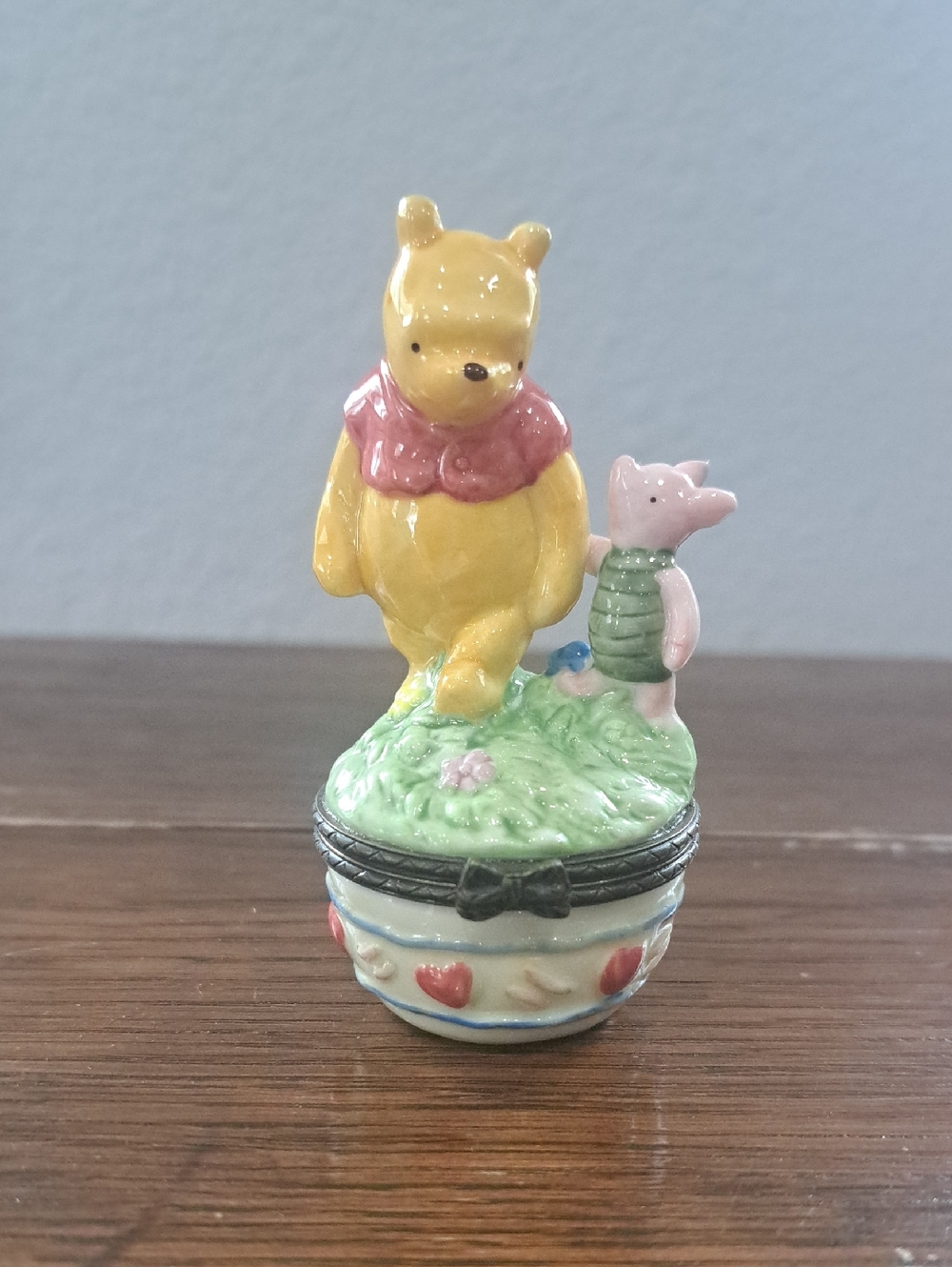 Midwest Of Cannon Falls  Classic Pooh Porcelain Hinged Box